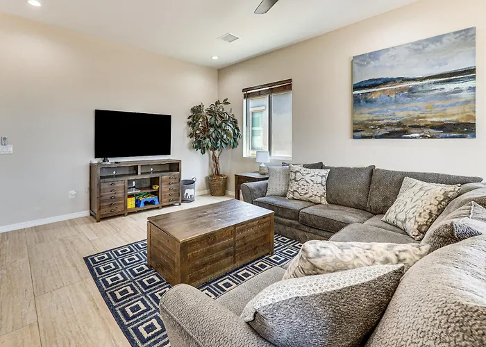 Mtn-view W/ Patio, 3 Mi To Colorado River! * Mohave Valley