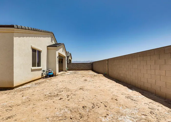 Holiday home Mtn-view W/ Patio, 3 Mi To Colorado River! *